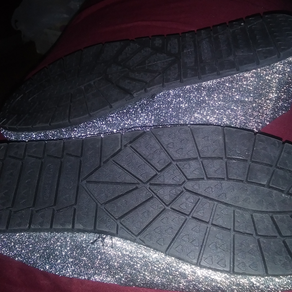 Hounds Shoes - Picture 2 of 2